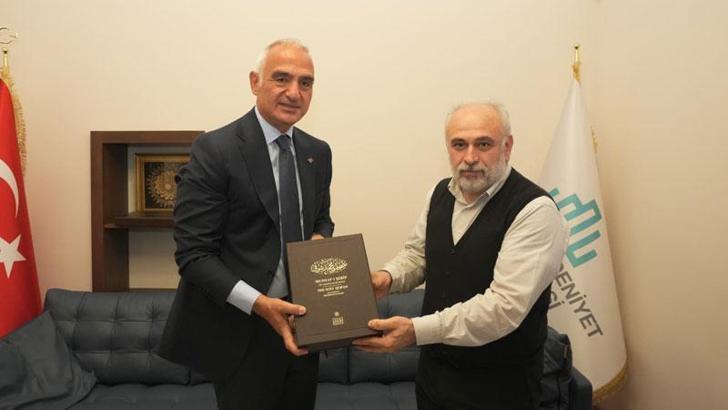 Bakan Ersoy, bilim tarihçisi Prof. Dr. Fazlıoğlu'nu ziyaret etti