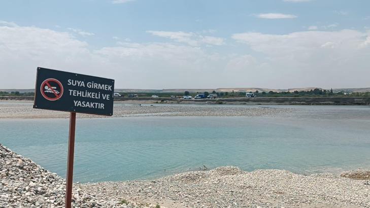 Serinlemek için girdiği çayda kayboldu (2)
