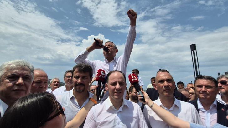 Özgür Özel: Sokakta milletle yürümek iktidara işaret eder