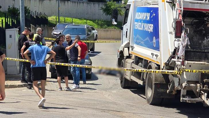 Çöp kamyonunun altında kaldı, hayatını kaybetti