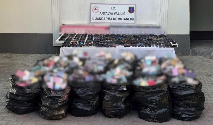 Jandarmadan gümrük kaçağı ürün operasyonu