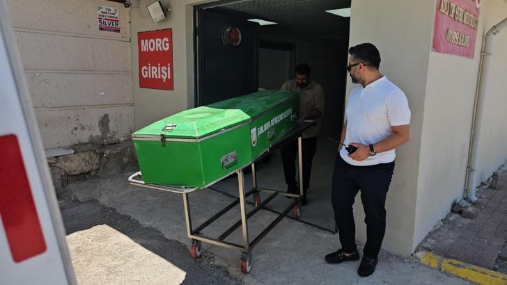 Battaniyeye sarılı cesedi bulunan kişi kurye çıktı; midesindeki uyuşturucu kapsülü patlamış