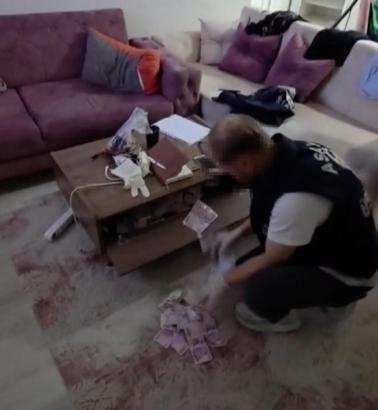 Üsküdar’da uyuşturucu operasyonu: 1 kilo 816 gram uyuşturucu ele geçirildi