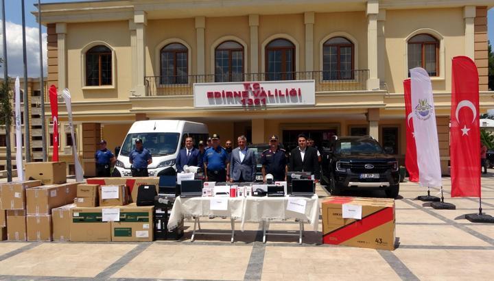 Edirne’de sınır güvenliğinde kullanılmak üzere çok sayıda ekipman ve araç hizmete alındı