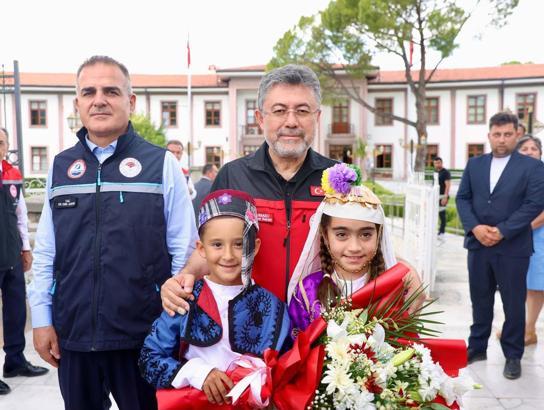 Bakan Yumaklı: Su ürünlerinde 2028 yılı hedefimiz 3 milyar dolar ihracat (2)