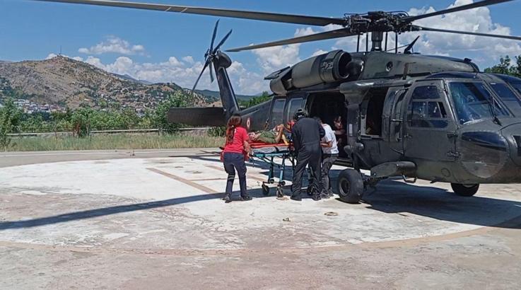 Tunceli’de engerek yılanının ısırdığı kişi helikopterle hastaneye kaldırıldı