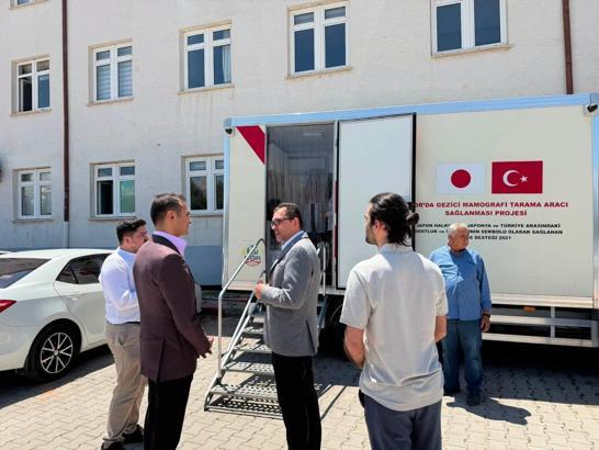 Mobil kanser tarama ekibi Çamardı'da