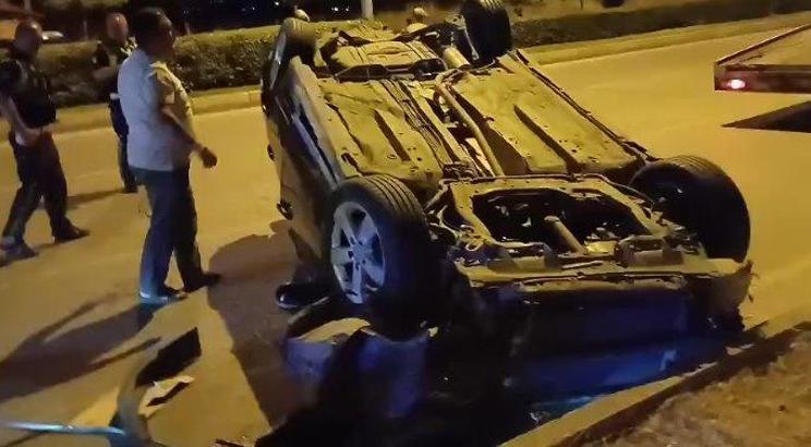 Kaza yapan otomobilin sürücüsü kaçtı