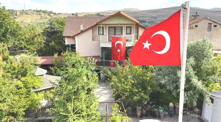 Şehit Komiser Yardımcısı Cennet’in babası: Bin evladım olsa bu aziz vatana feda etmezsem namerdim / Ek fotoğraflar