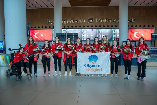 Okyanus Koleji Kız Voleybol Milli Takımı, dünya ikincisi oldu