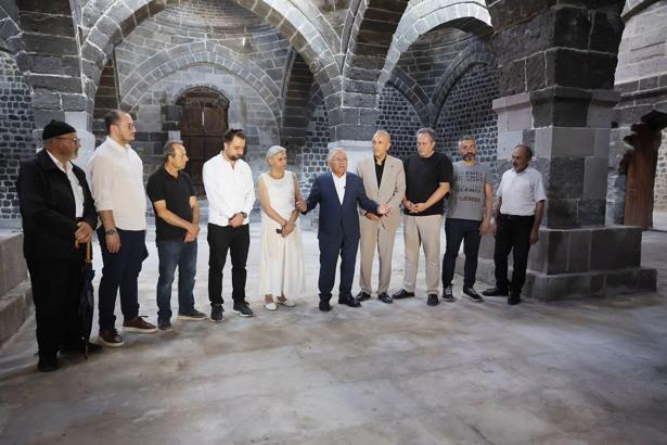 Başkan Büyükkılıç’tan, restorasyonu tamamlanan 5 asırlık bedestende inceleme