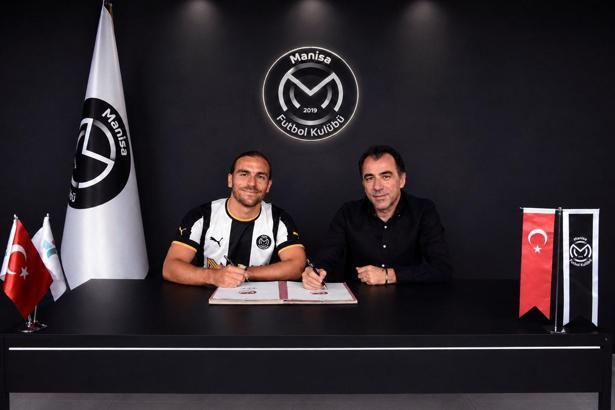 Manisa FK imza şov yaptı