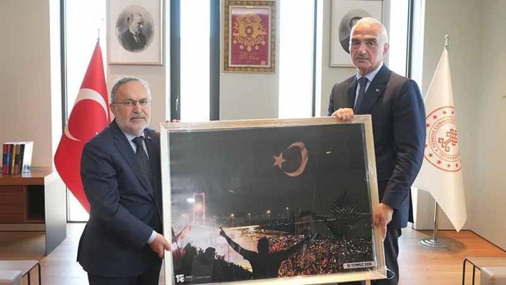 Bakan Ersoy, 15 Temmuz Derneği heyeti ile bir araya geldi