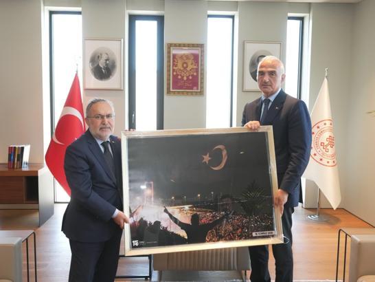 Bakan Ersoy, 15 Temmuz Derneği heyeti ile bir araya geldi