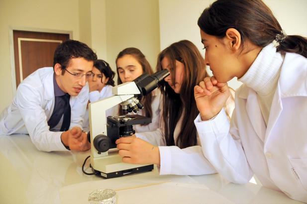 Bornova'da çocuklar hem eğlenecek hem öğrenecek