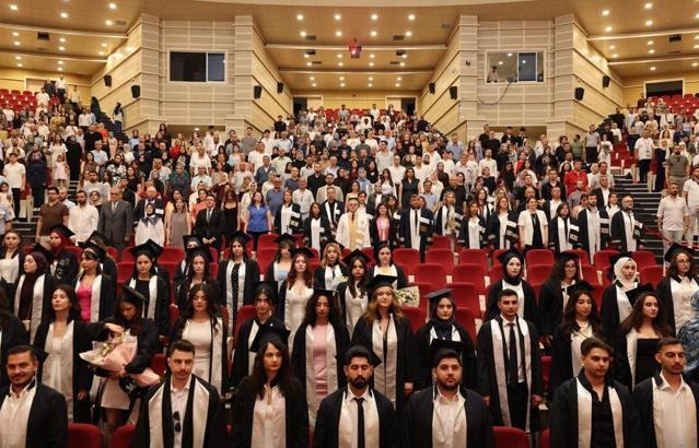 ERÜ Mimarlık Fakültesi’nde mezuniyet sevinci
