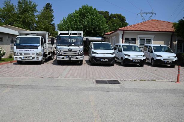 Kemer Belediyesi filosuna 5 yeni araç