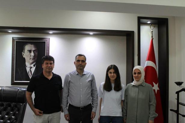 LGS şampiyonu Şevval'e ödül