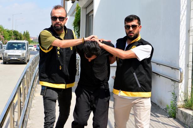 2 çocuğunun annesini kıskançlık krizine girince bıçaklamış