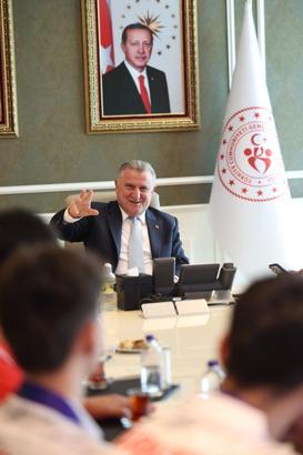 Bakan Bak: İstikrarlı başarılarla voleybol ülkesi haline geldik