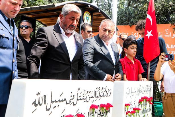 Adana'da 15 Temmuz şehitleri kabirleri başında anıldı