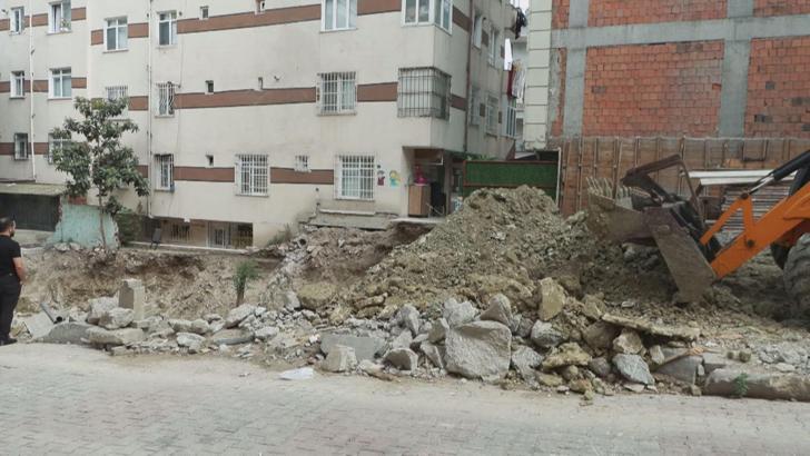 Bahçelievler’de 6 katlı bina tahliye edildi; 'iki kaçak kat ilave edilmiş'