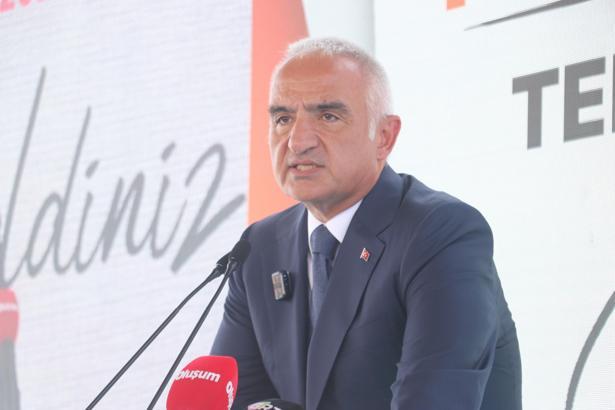 Bakan Ersoy: Çingene Kızı Mozaiği'nin 13'üncü panelinin getirilmesinin mutluluğunu yaşıyoruz (2)
