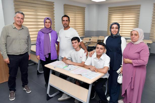 Büyükşehir LGS hazırlık kurs merkezlerinden gururlandıran başarı