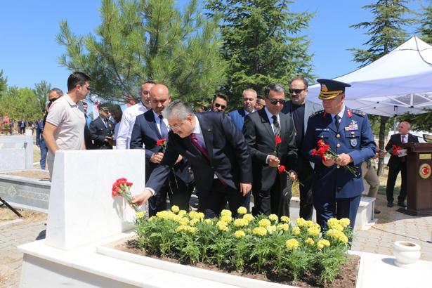 15 Temmuz şehidi polis memuru, Eskişehir'de mezarı başında anıldı