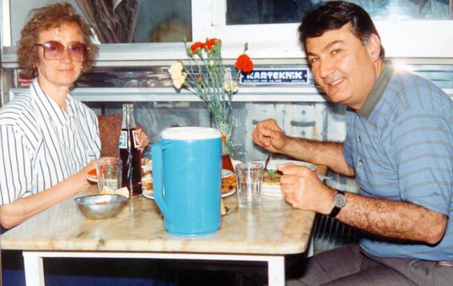 Deniz Baykal'ın eşi Olcay Baykal, yaşamını yitirdi / Ek fotoğraf