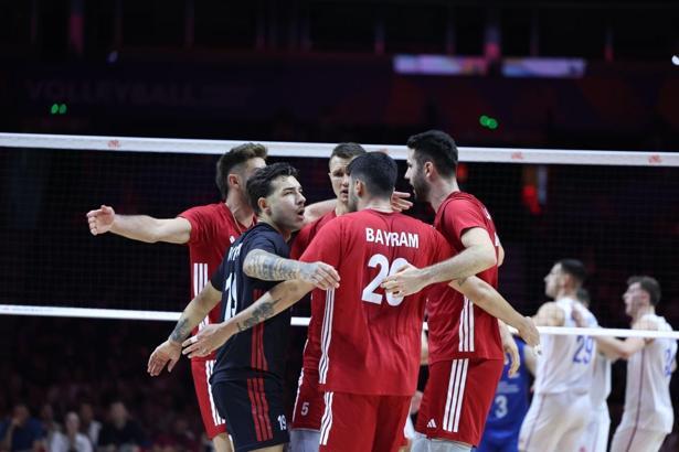 A Milli Erkek Voleybol Takımı, Sırbistan'ı set vermeden geçti
