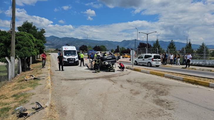 Tokat’ta otomobilin karşı yöne geçtiği kaza kamerada