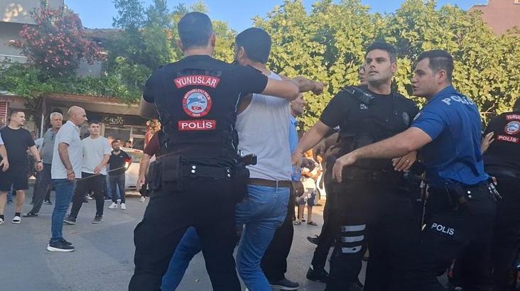 Bursa’da mahalleli arasında bıçaklı ‘park etme’ kavgası: 3 yaralı