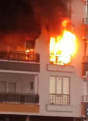 Batman'da apartman dairesinde çıkan yangın söndürüldü