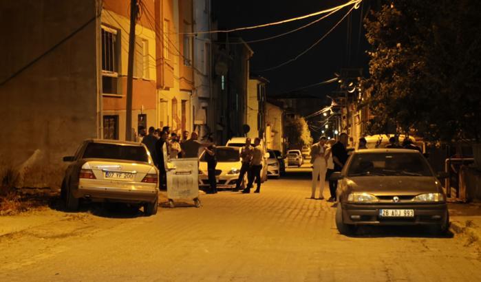 Eskişehir’de komşu iki aile arasında kavga: 1’i polis 11 yaralı