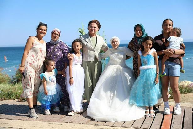 Yeliz'in gelinlik hayali gerçeğe dönüştü