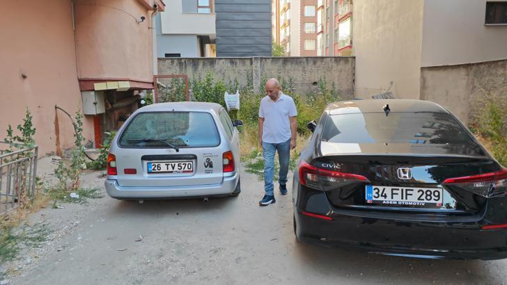 Park halindeki 2 otomobile 5 kurşun isabet etti