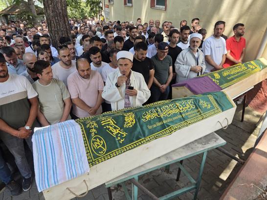 Yalova’da motosiklet kazasında ölen çift, toprağa verildi