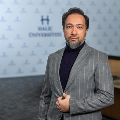 Prof. Dr. Eryarsoy: Mezunlarımıza yapay zekanın, iletişimin ve paranın dilini öğretiyoruz