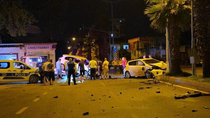 Kozan'da otomobiller çarpıştı; 1 yaralı
