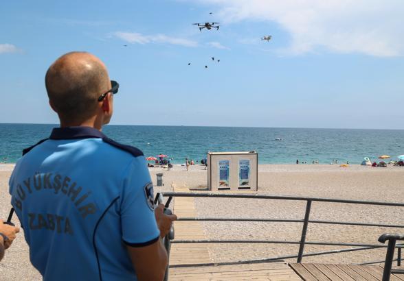 Konyaaltı Sahili'nde dron destekli denetim