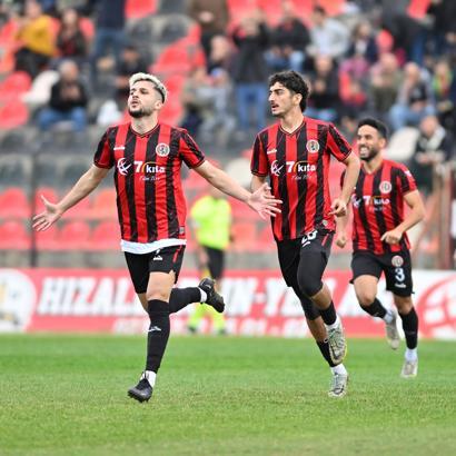 Karşıyaka'da Veysel Karani el yaktı