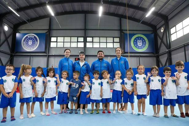 Büyükşehir’in yaz spor okullarında ilk dönem tamamlandı