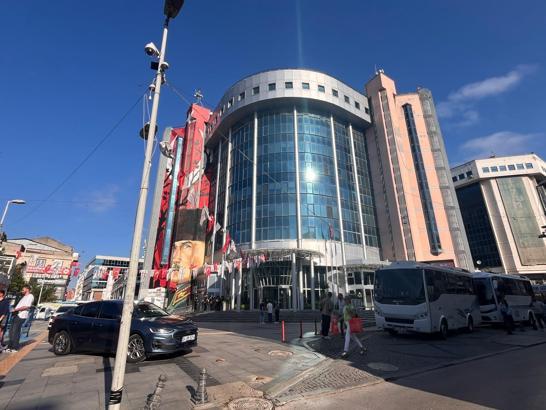 İzmit Belediye Başkanı ile eşi gözaltına alındı
