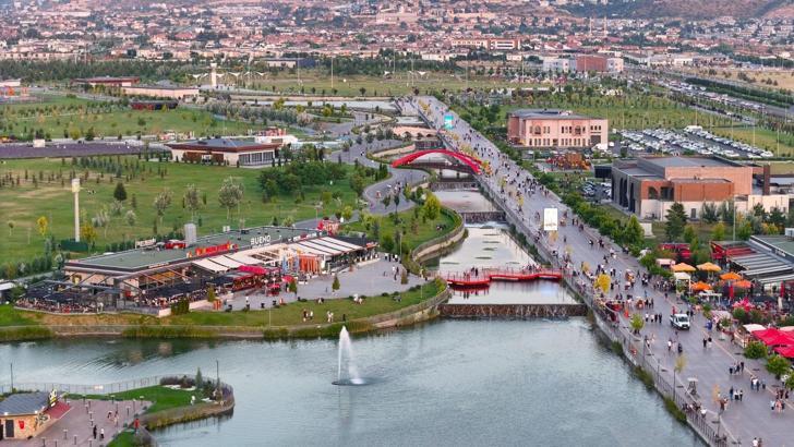Recep Tayyip Erdoğan Millet Bahçesi’ne vatandaşlardan yoğun ilgi