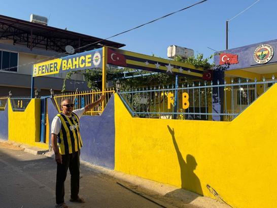 Hataylı depremzede, Fenerbahçe sevgisiyle evini sarı-lacivert renklere boyattı
