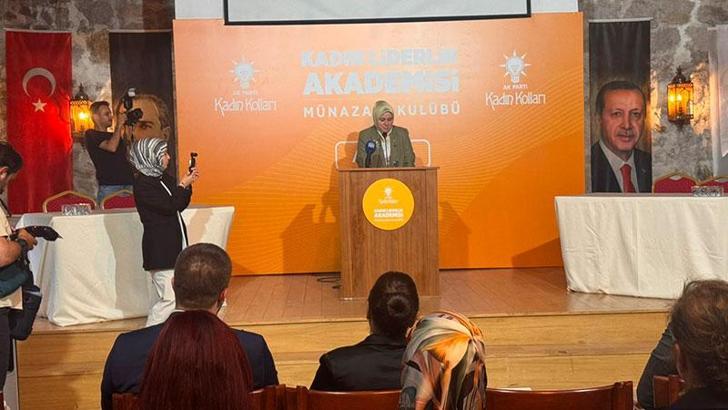 AK Parti'li Ercan ‘Kadın Liderlik Akademisi Münazara Kulübü’ kapanış programına katıldı