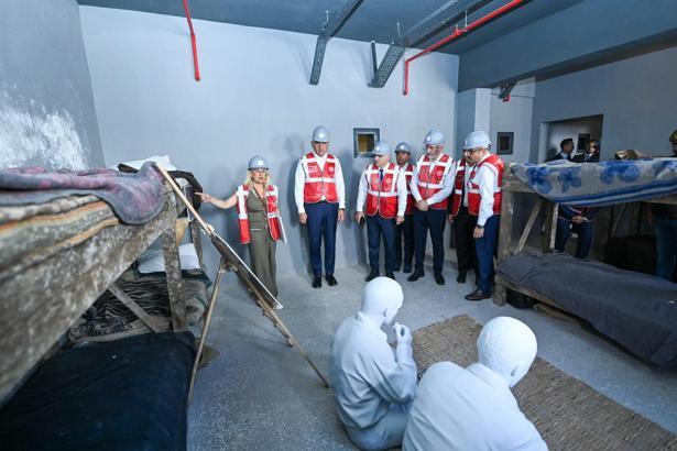 Bakan Ersoy, Diyarbakır Anı Müzesi ve Kültür Merkezi'nde incelemelerde bulundu