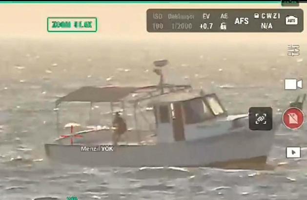 İzmir'de trol avcılığına kapalı sahada avlanan tekne dron ile tespit edilip, yasal işlem başlatıldı