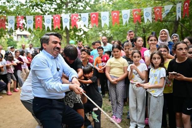 Yıldırım Belediye Başkanı Yılmaz, çocukların neşesine ortak oldu